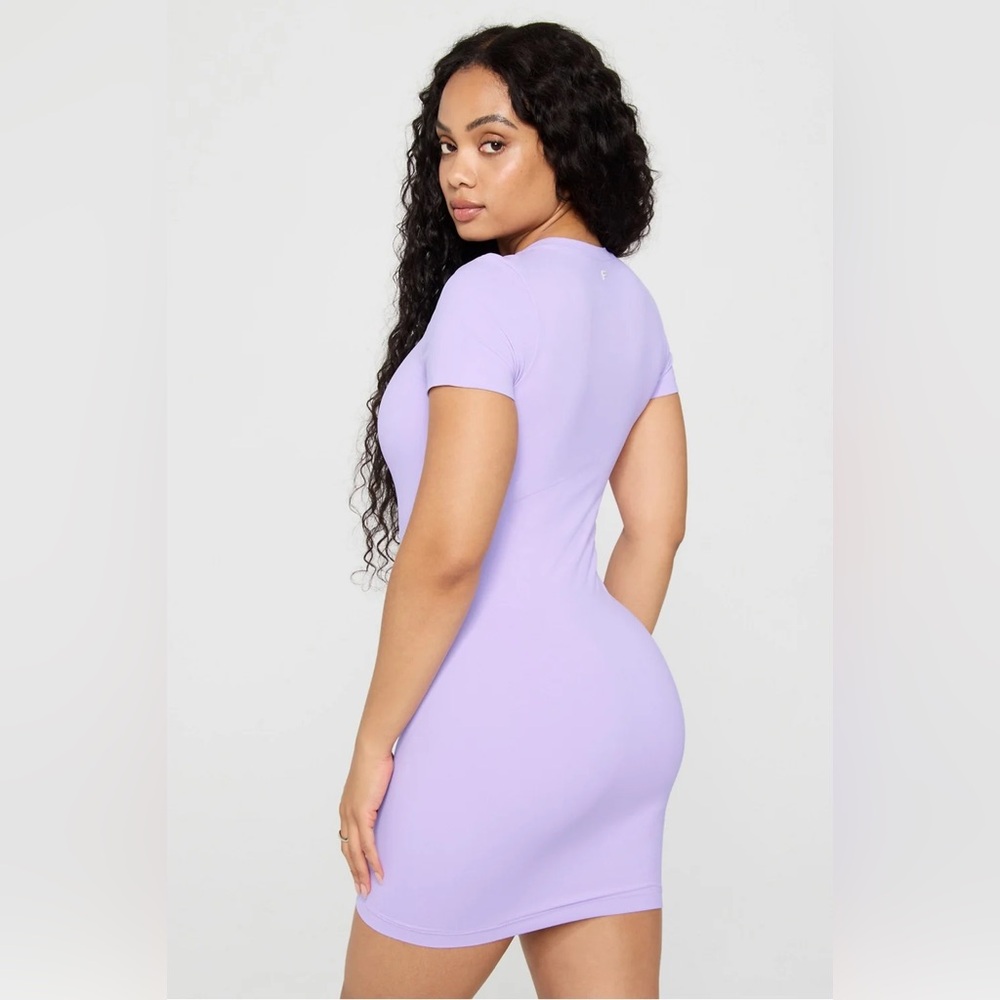 Fabletics Khloe Edit Lilac Lotus Purple Seamless Short Sleeve Dress Size M